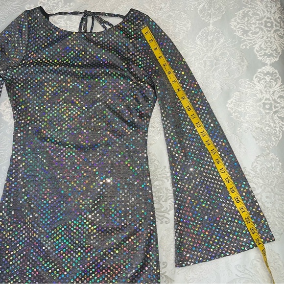 Thirty/Thirty Silver Sequined Backless Mini Dress With Bell Sleeves Size Medium - Picture 6 of 7